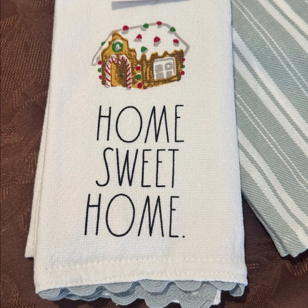 🌲Rae Dunn 'Home Sweet Home' Towels - White and Green